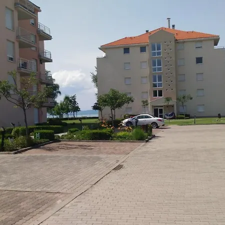 דירה Olivia Apartman *